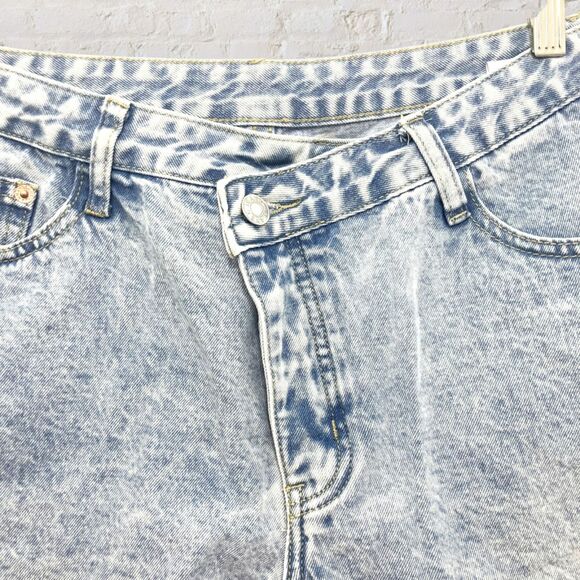 Vintage Acid Wash Denim Shorts Diagonal Button Fly High Rise M/L 🦋✨ - Picture 5 of 11